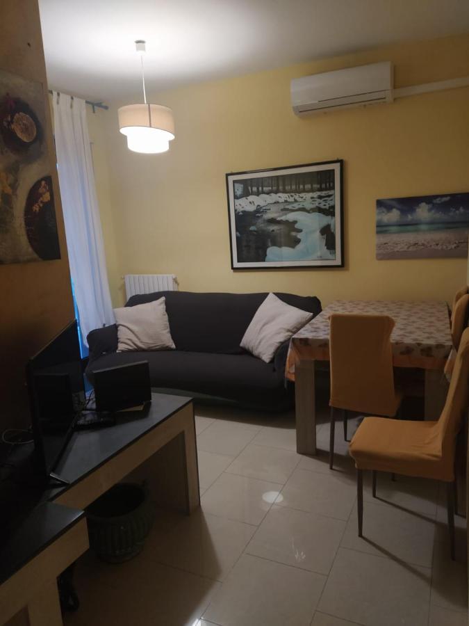 "La Casa Di Mariagrazia" Rooms Con Cucina Condivisa E Terrazza 삼미첼디바리 외부 사진