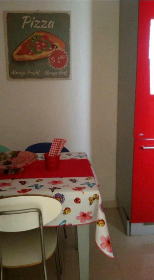 "La Casa Di Mariagrazia" Rooms Con Cucina Condivisa E Terrazza 삼미첼디바리 외부 사진