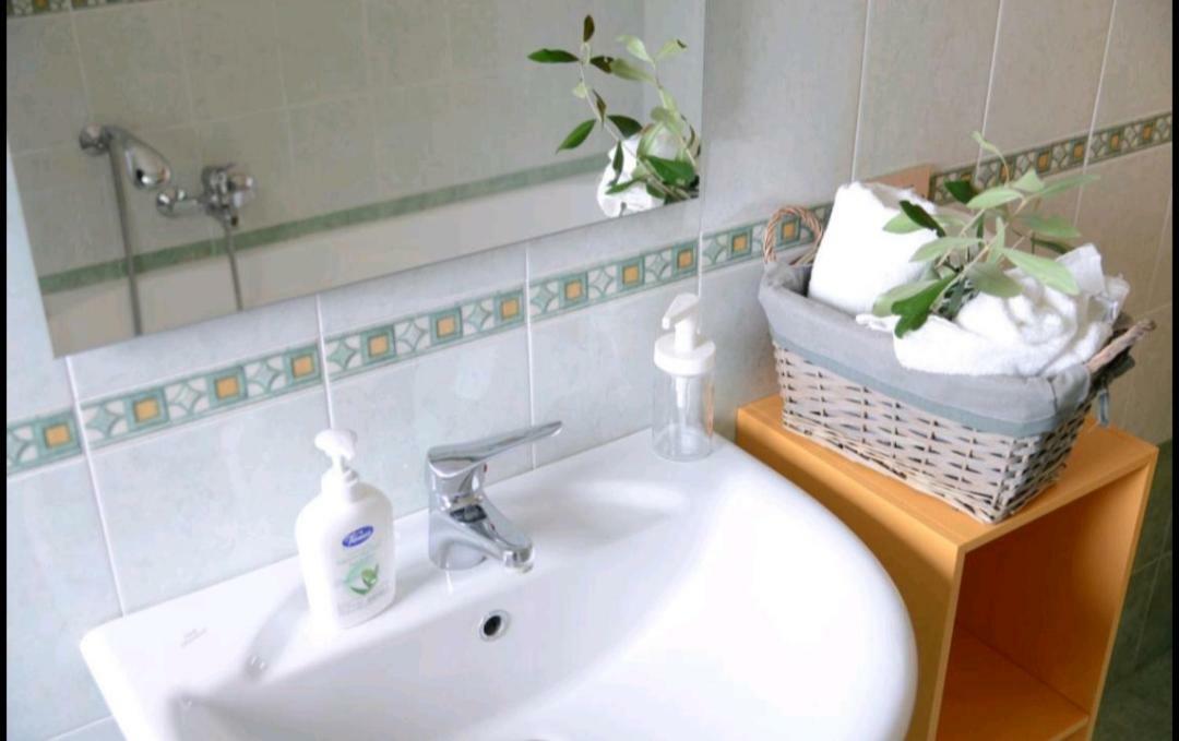 "La Casa Di Mariagrazia" Rooms Con Cucina Condivisa E Terrazza 삼미첼디바리 외부 사진
