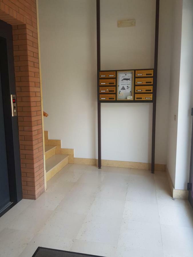 "La Casa Di Mariagrazia" Rooms Con Cucina Condivisa E Terrazza 삼미첼디바리 외부 사진