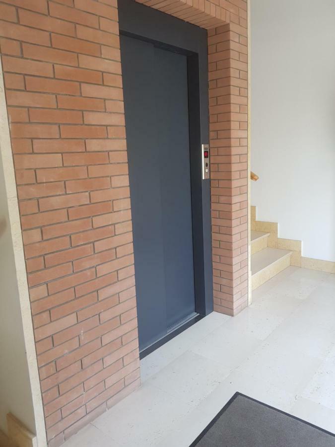"La Casa Di Mariagrazia" Rooms Con Cucina Condivisa E Terrazza 삼미첼디바리 외부 사진